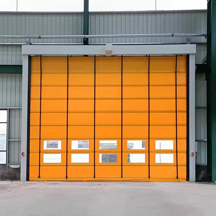 Puertas rápidas apilables de PVC: mejora de la eficiencia en grandes aberturas industriales